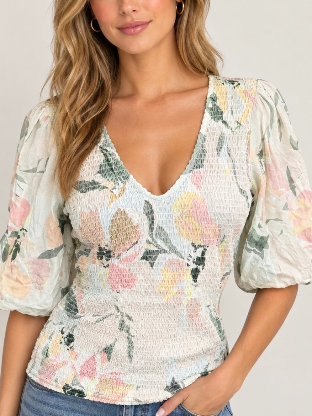 Witchery Shirred Pastel Floral Blouse V-Neck Puff Sleeve Smocked Top Sz M